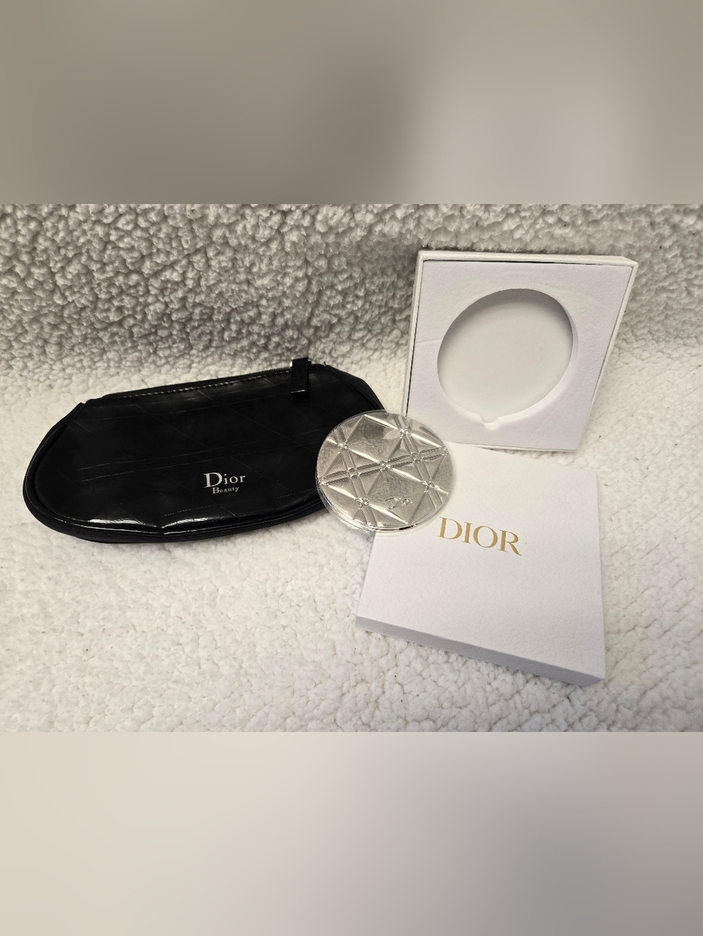 Christian Dior Parfumes Compact Mirror with Black Dior Beauty Pouch Set - Picture 4 of 4
